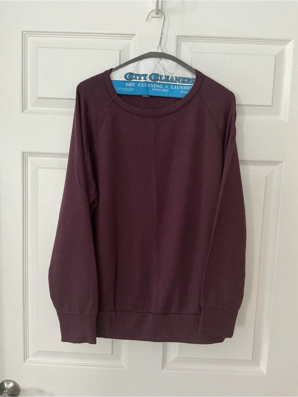 Lightweight sweatshirt in Burgundy - Classic Pullover